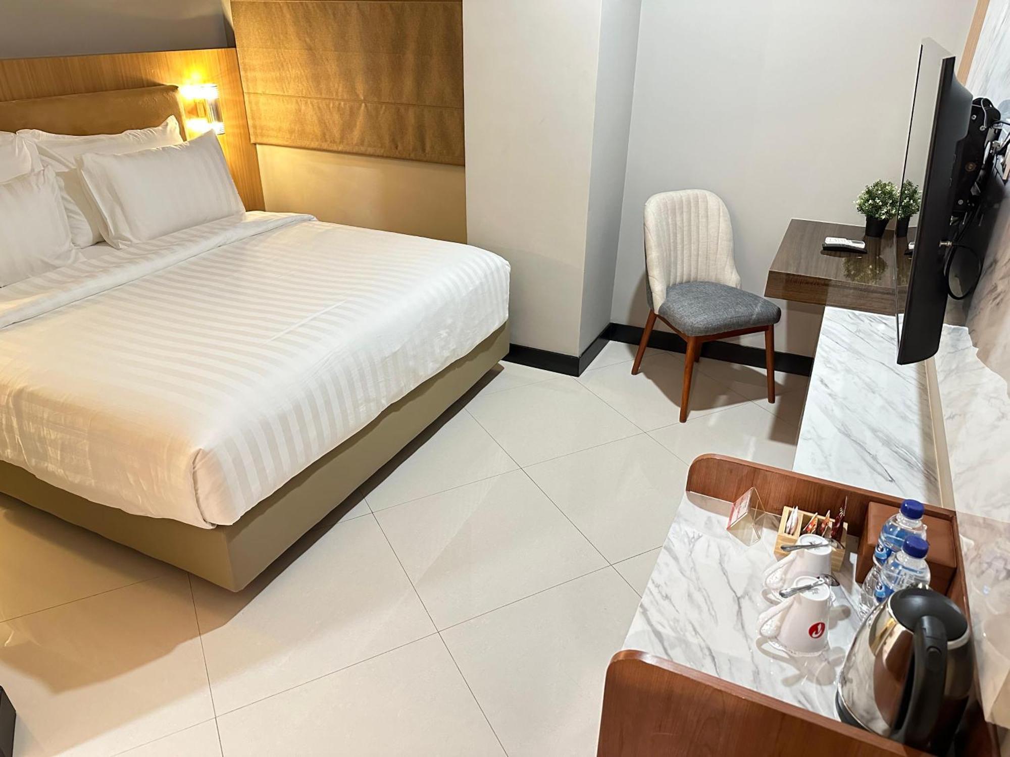 Hotel D'primahotel Jemursari Surabaya