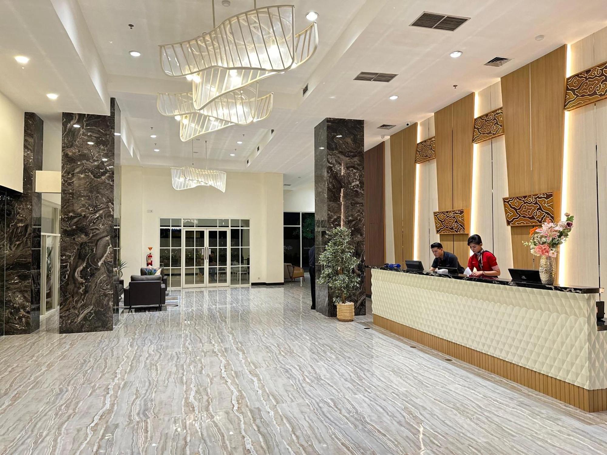 Hotel D'primahotel Jemursari